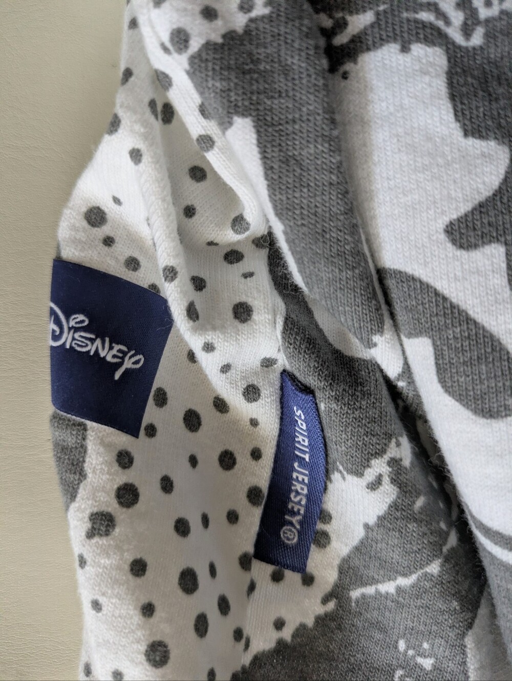 Authentic Walt Disney Mickey Mouse Spirit Jersey Disney Parks - Picture 9 of 9